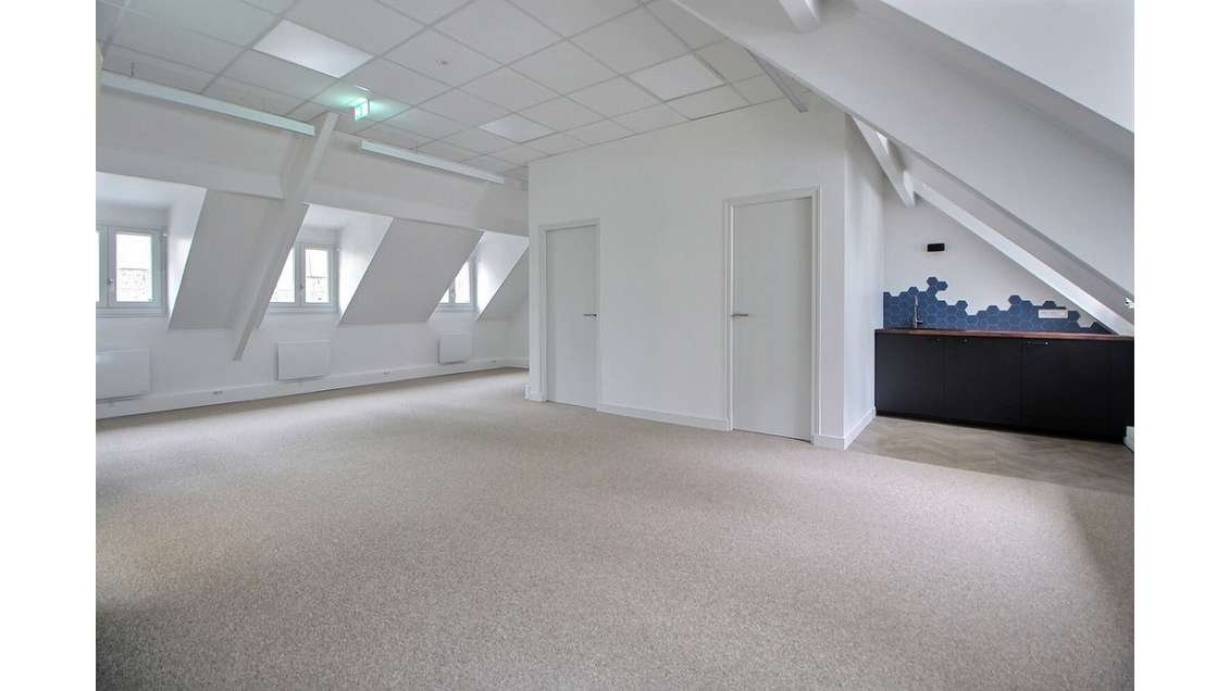 Location bureaux rénoves 66m² Paris 2ème Opéra
