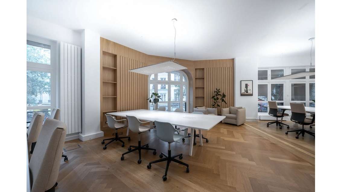 Location bureaux coworking 460m² Paris 2ème