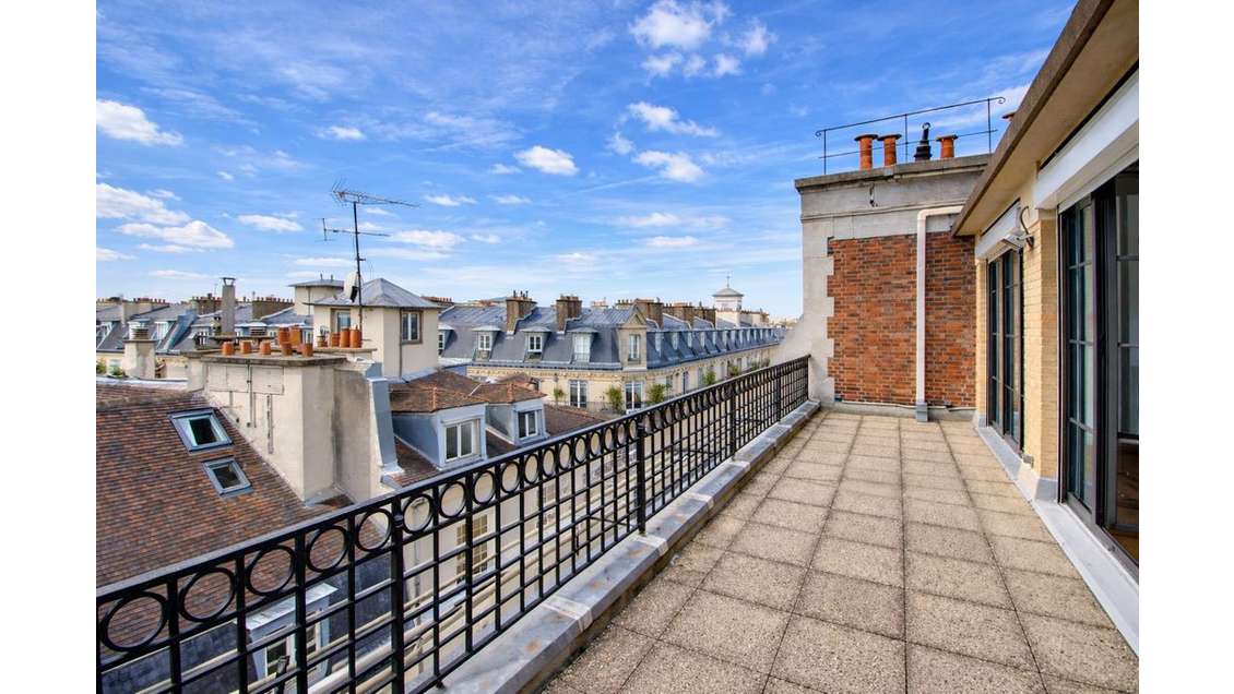 Location bureaux rénovés de 368m² à Paris 75003