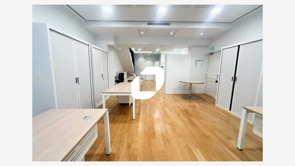 A louer Bureaux 215m² Paris