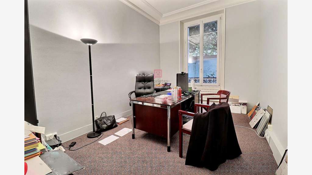 Location bureaux 146m² RDC à Paris 5e