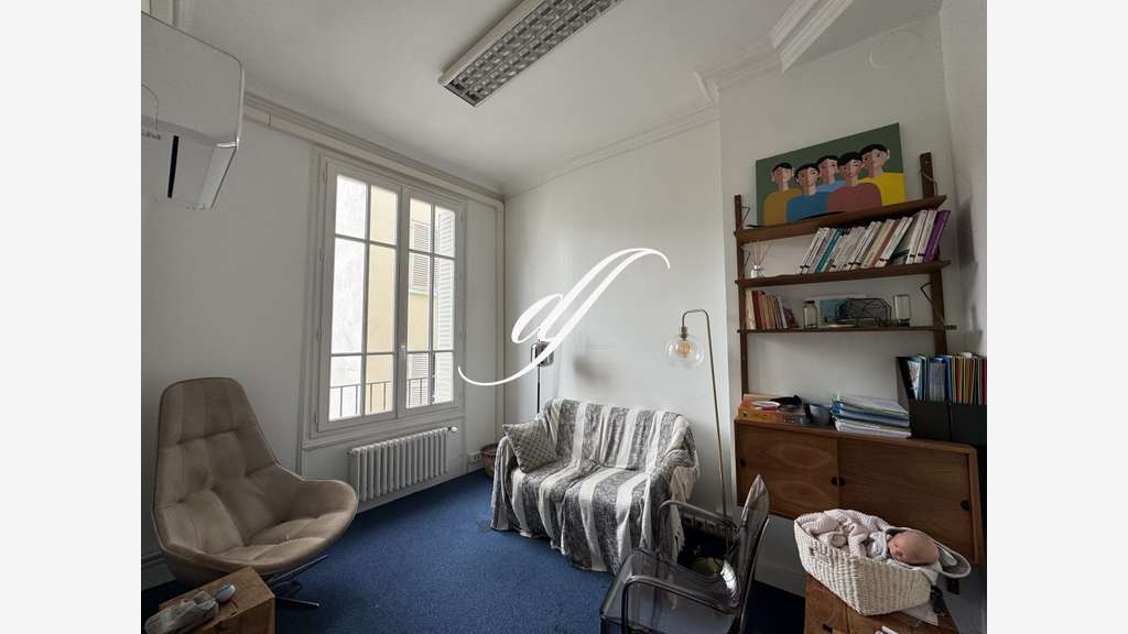 A louer bureaux de 142m² Paris 75005 Val de Grâce