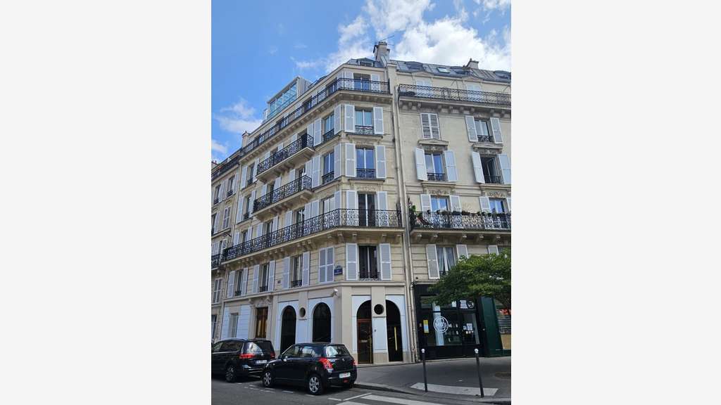 Location local bureau mixte 43m² à Paris 8e