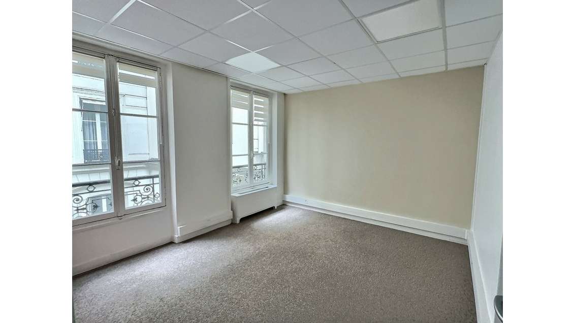 Location bureaux rénovés à Paris Champs-Élysées