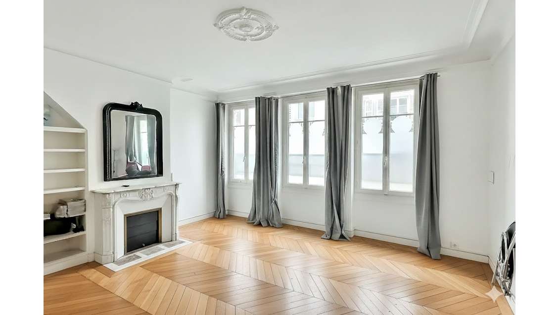 Location bureaux lumineux à Paris 8e Madeleine