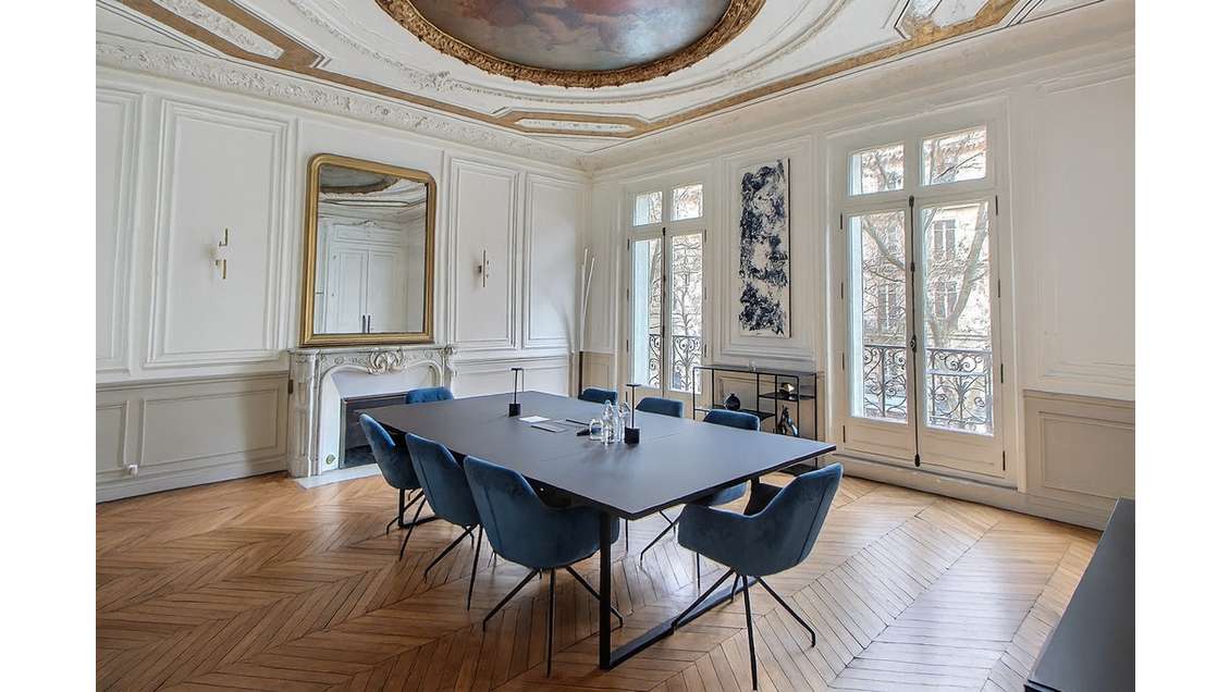 Location bureaux de 159m² à Paris 75008