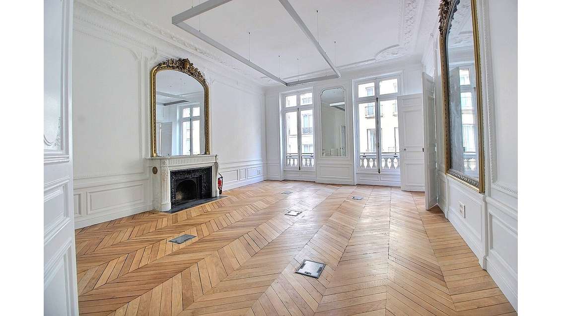 Location bureaux bon standing 295m² Paris 8ème