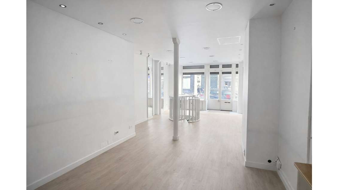 A louer local commercial de 66m² à Paris 75008