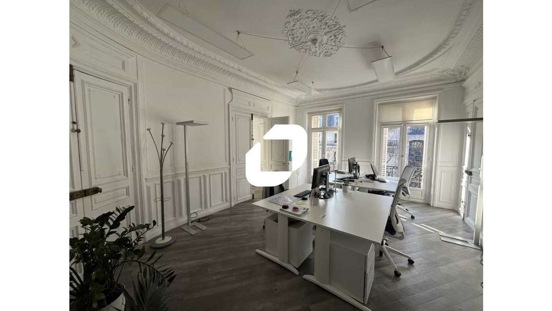 A louer Bureaux 243m² Paris