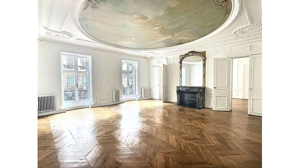 Location bureaux de 410m² à Paris 75008