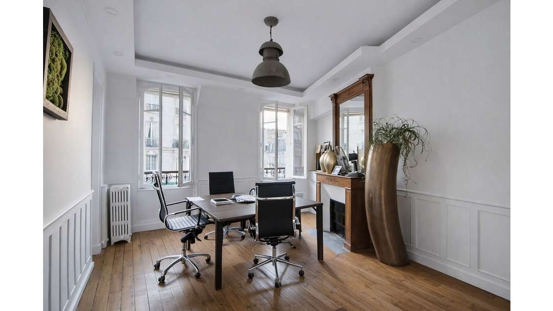 Location bureaux de 200m² à Paris 75008