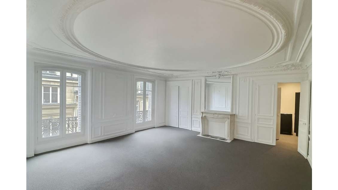 Loue bureaux de 235m² à Paris 75008 Champs-Élysées