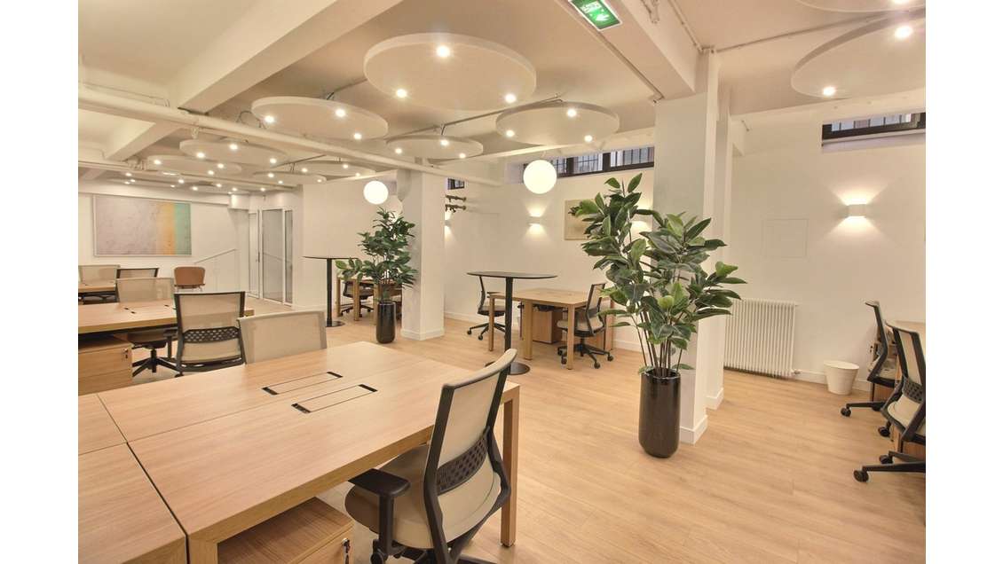 Location bureaux rénovés à Paris 9e Saint-Lazare