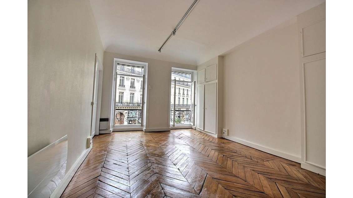 Location bureaux 100m² Paris 9e proche Opéra