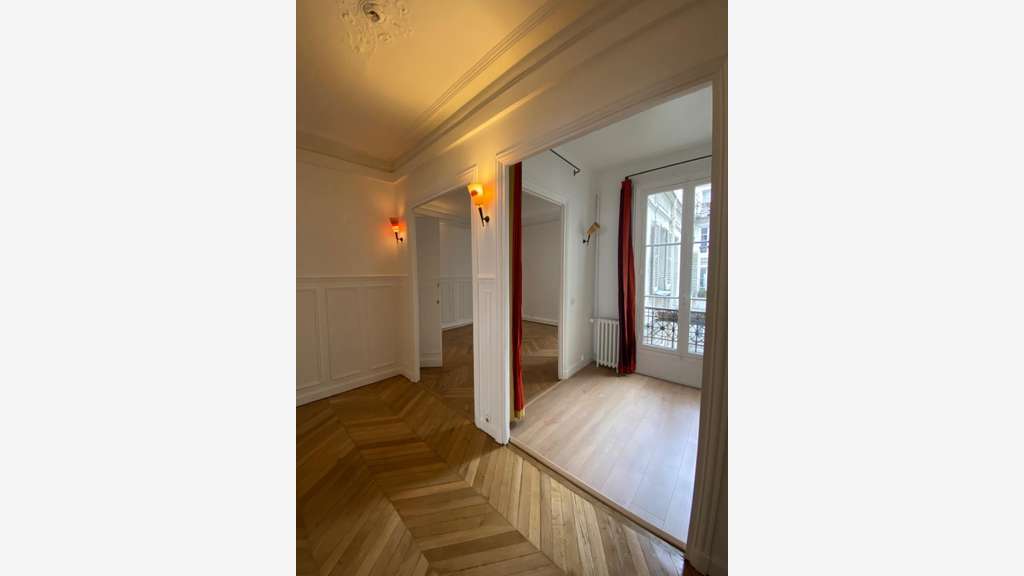 Bureau à louer 110m² Rue Saint-Lazare Paris 9e