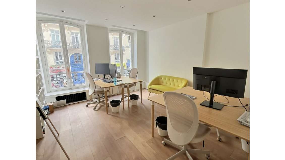 Location bureaux 164m² très bon état à Paris 9ème