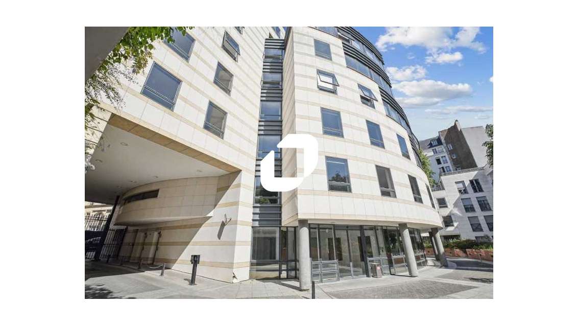 A louer Bureaux 875m² Paris