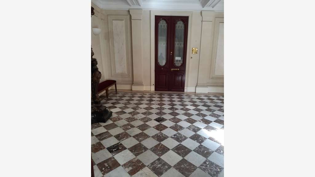 A louer bureau de 25m² quartier animé Paris 75009