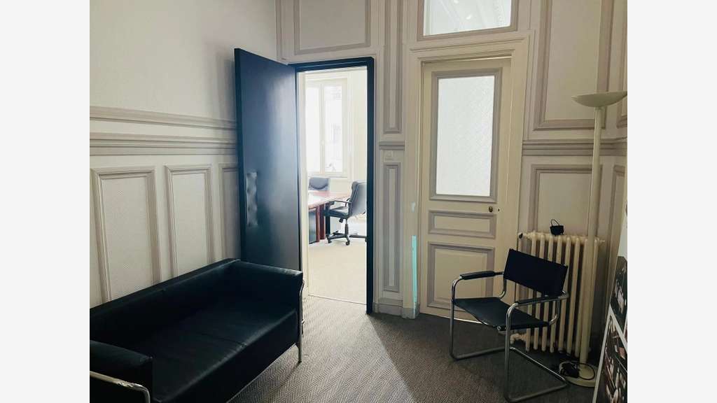 A louer bureau de 25m² quartier animé Paris 75009