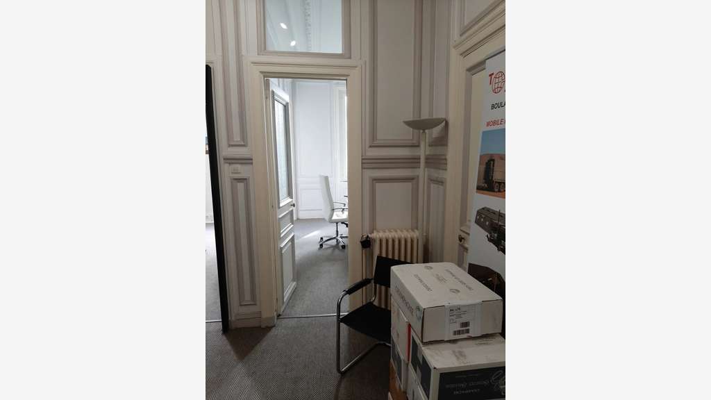 A louer bureau de 25m² quartier animé Paris 75009