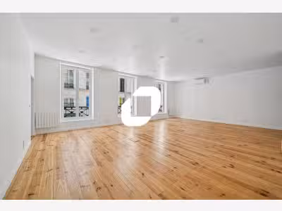 A louer Bureaux 626m² Paris