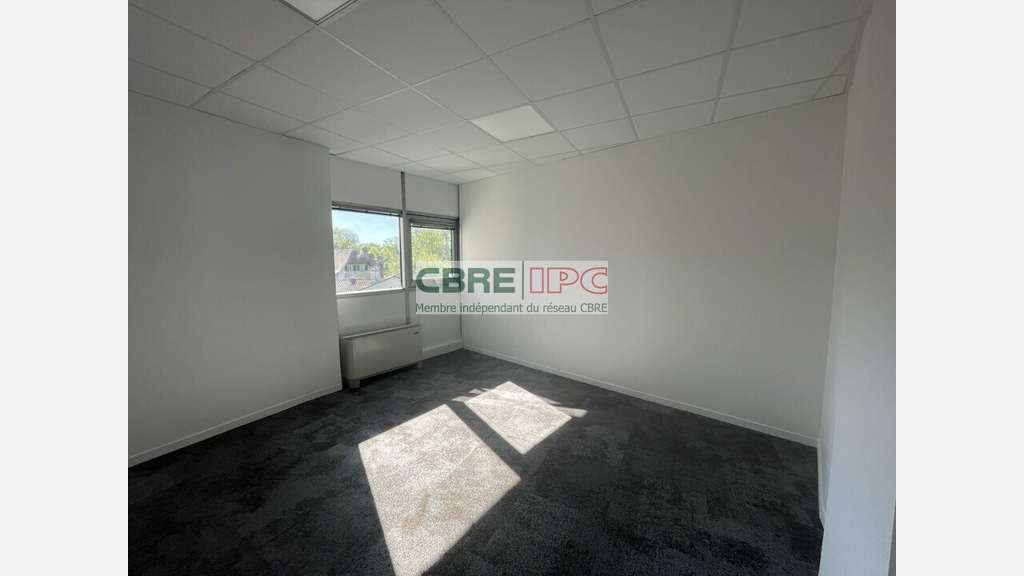 A louer bureaux rénovés à Pau secteur Lilas