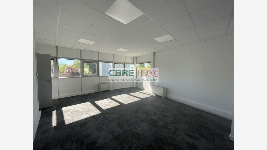 A louer bureaux rénovés à Pau secteur Lilas