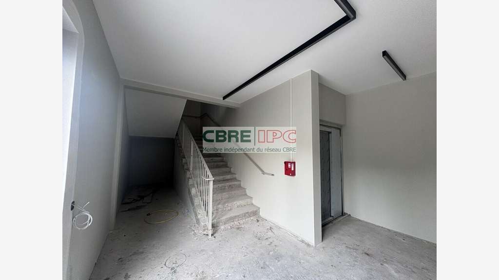 A louer bureaux refait à neuf 400m² à Pau Est