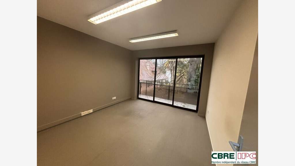 Location bureaux 424m² à Pau quartier Trespoey