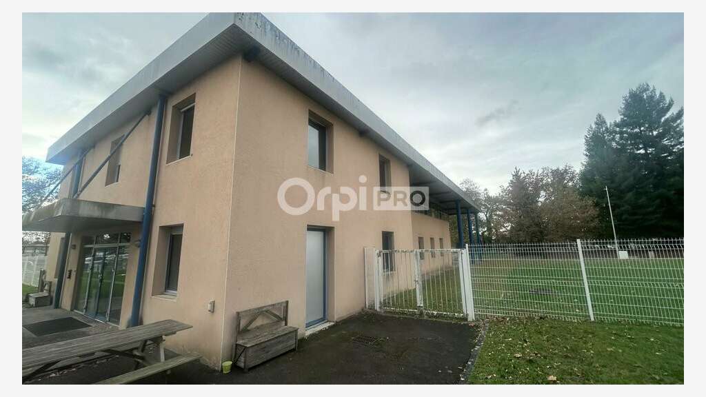 A louer bureaux de 600m² à Pau zone indus Nord