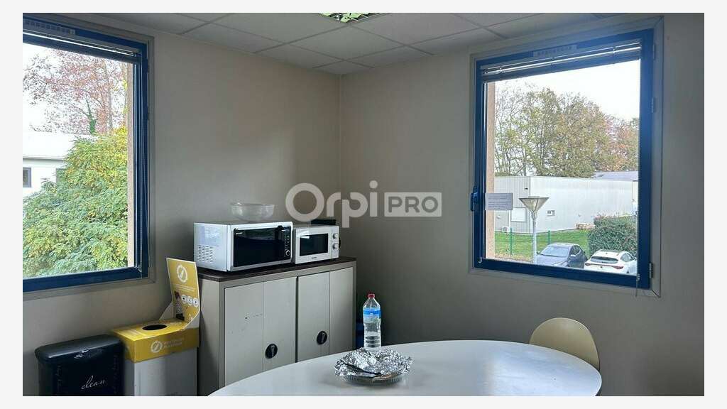 A louer bureaux de 600m² à Pau zone indus Nord