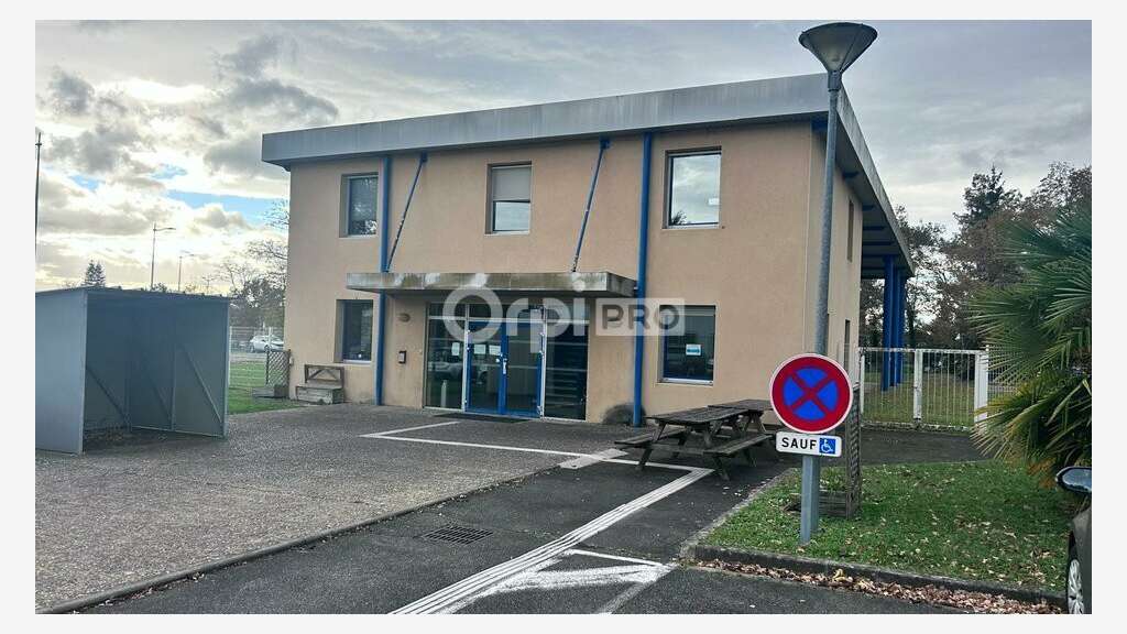 A louer bureaux de 600m² à Pau zone indus Nord