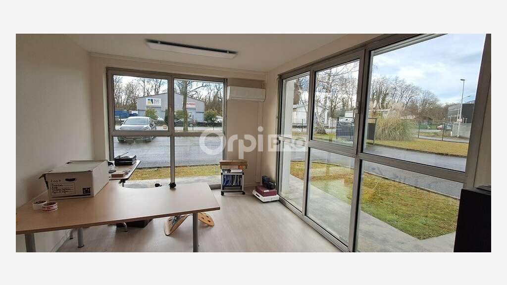 Bureaux 35m² RDC à louer à Pau Nord