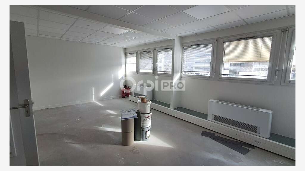 Bureaux 71m² à louer à Pau prox pôle universitaire