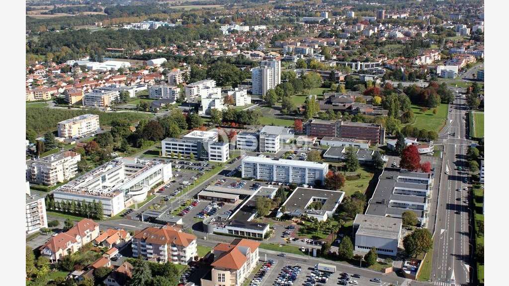 Bureau de 11.58m² et 11.93m² à louer à Pau