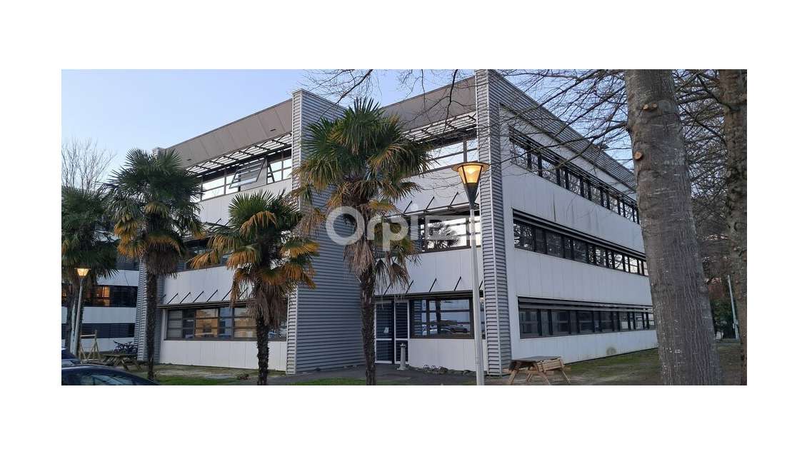 Bureau 17.44m² à louer Pau prox pôle universitaire