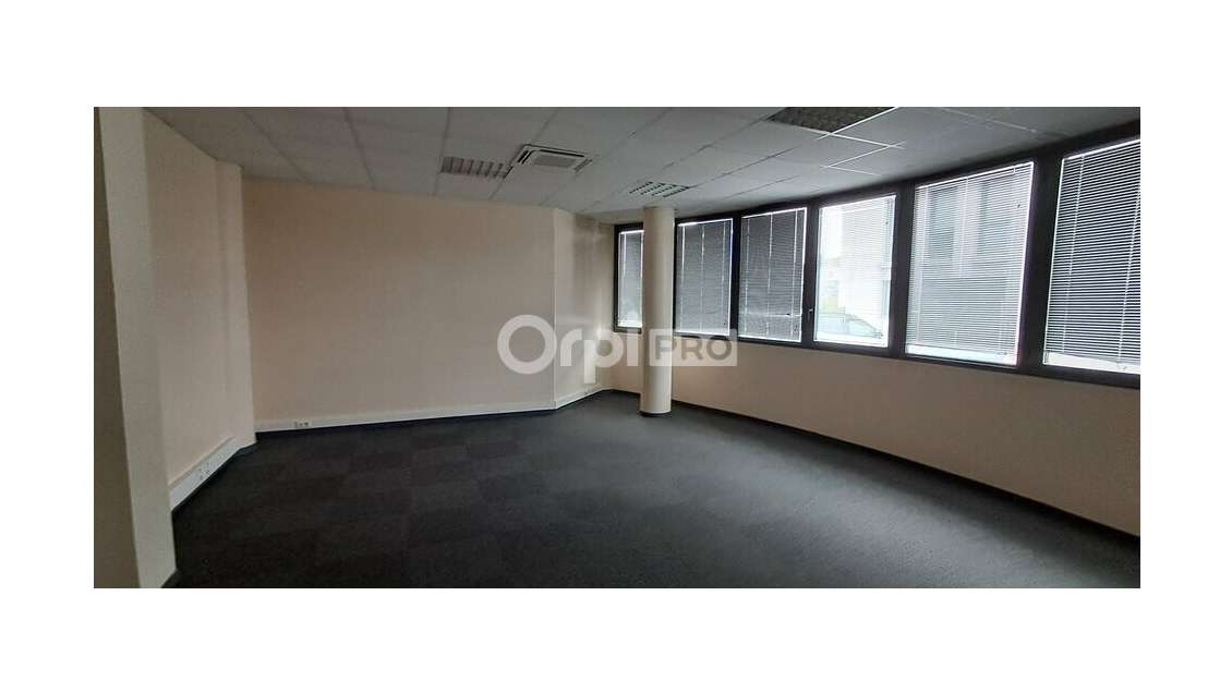 A louer bureaux de 75m² en RDC à Pau Université