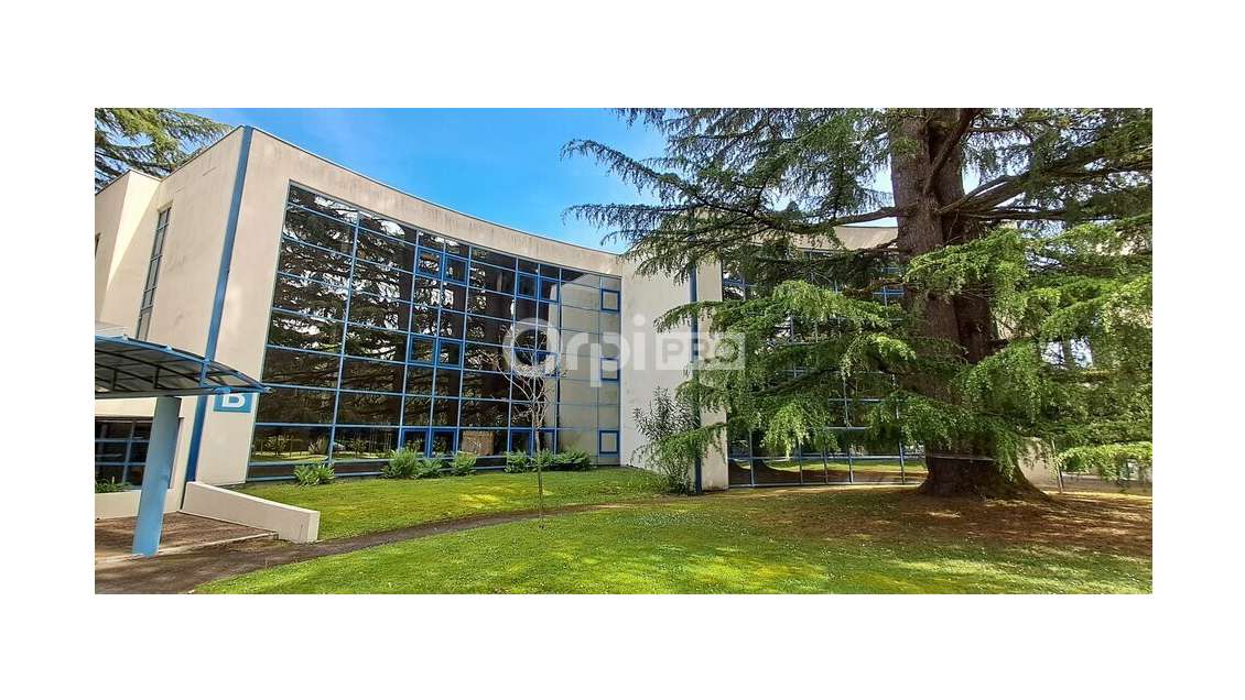 Plateau de bureaux de 178,48m² à louer à Pau Est