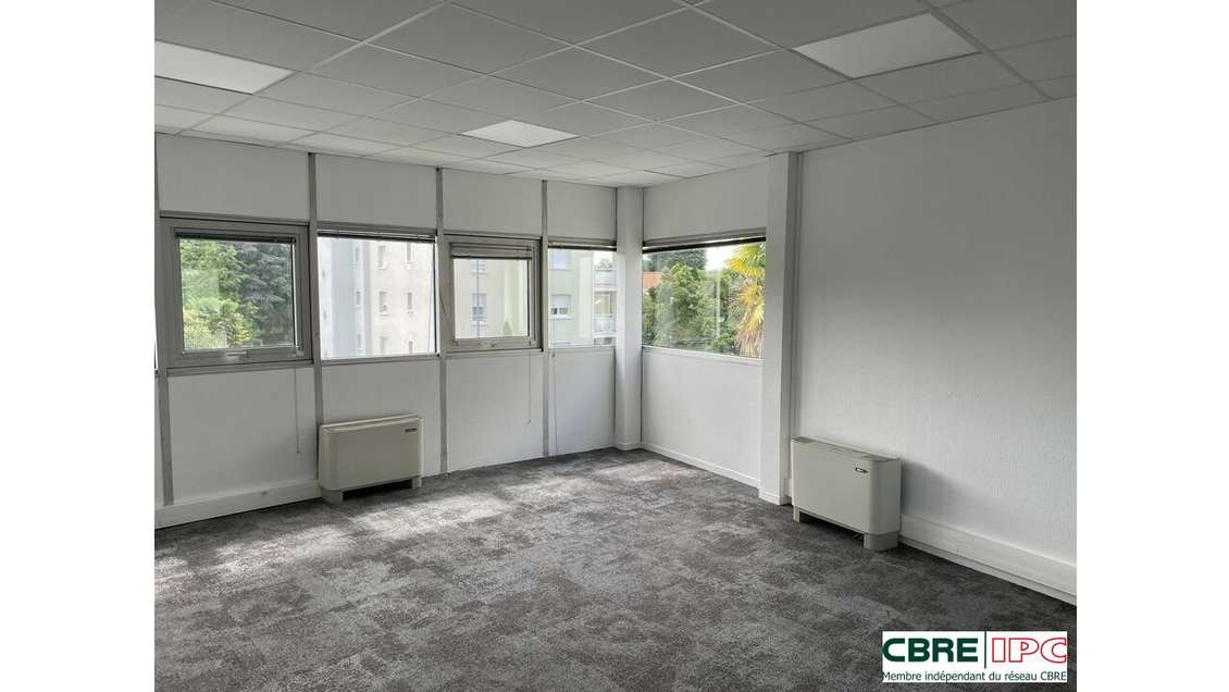 Location bureaux à partir de 17m² à Pau Lilas