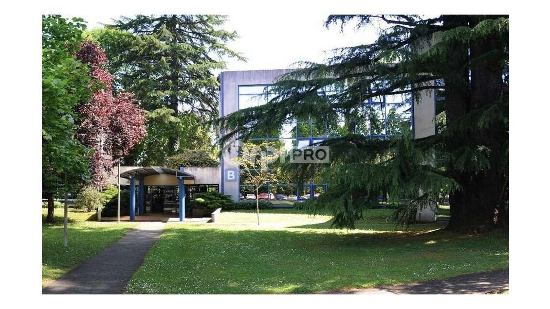 Bureau 13m² à louer à Pau Est