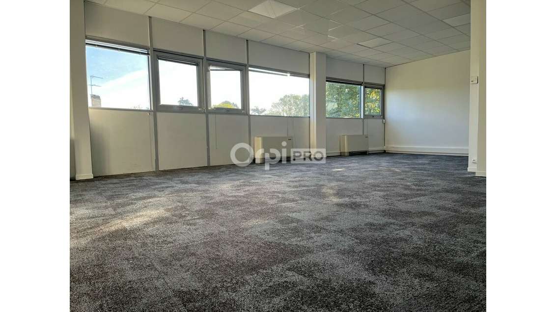 A louer ! bureaux de 63 à 67m² à Pau Est