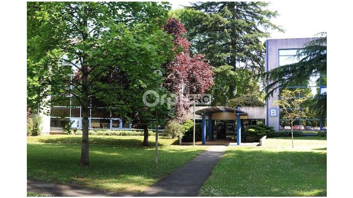 Bureau 20m² à louer à Pau Est