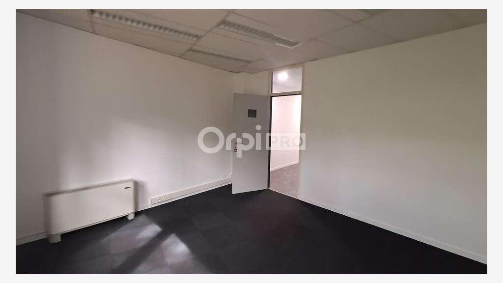 Bureaux 18m² à louer à Pau Est