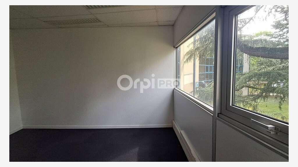 Bureaux 18m² à louer à Pau Est