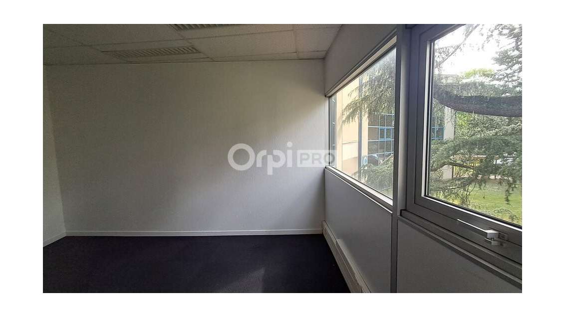 Bureaux 18m² à louer à Pau Est