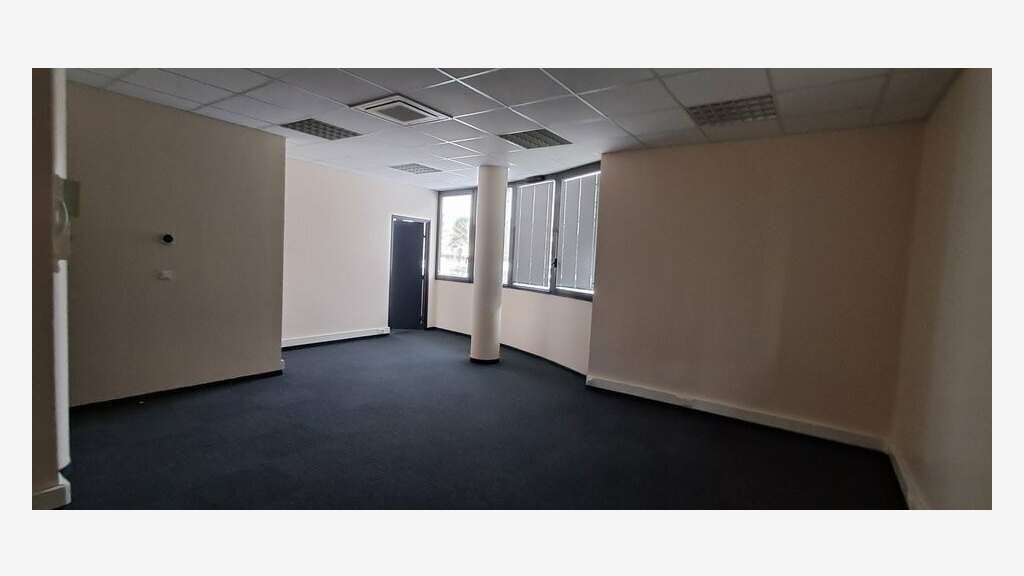 A louer bureaux 117m² à Pau Université Hélioparc