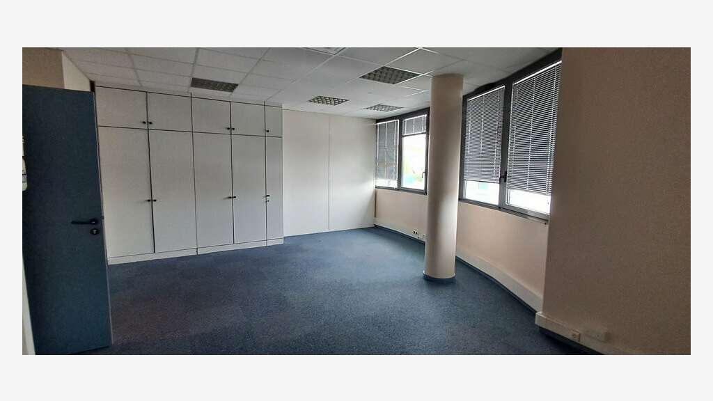 A louer bureaux 117m² à Pau Université Hélioparc