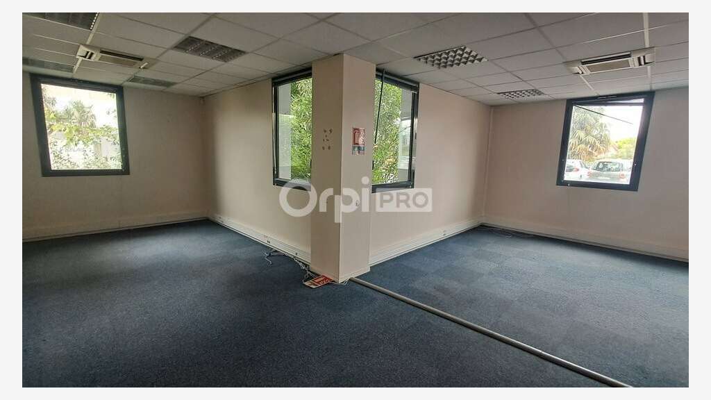Immeuble de 639m² à louer à Pau Université