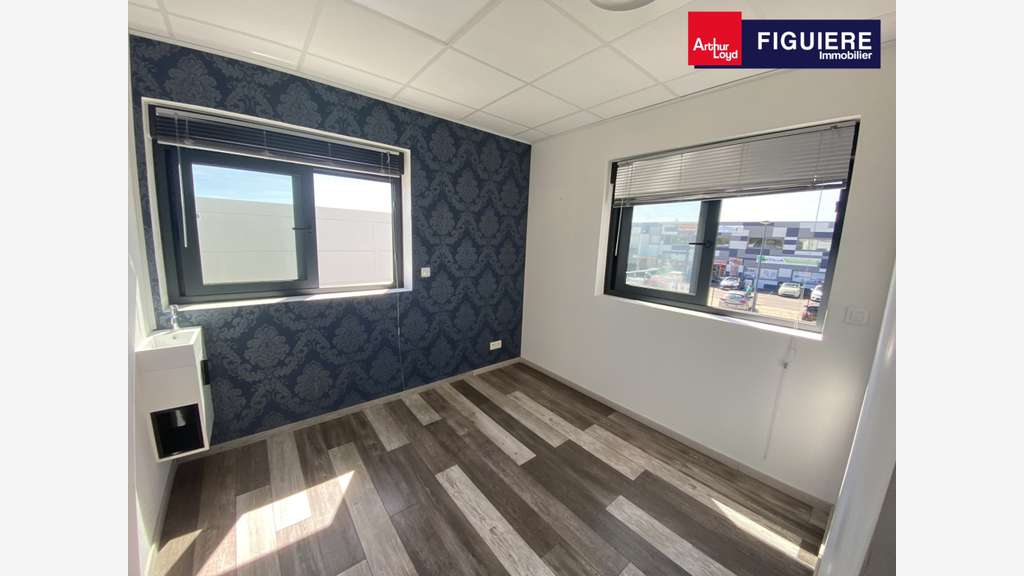 Bureaux de 90m² à louer à Pelissanne Bas Taulet