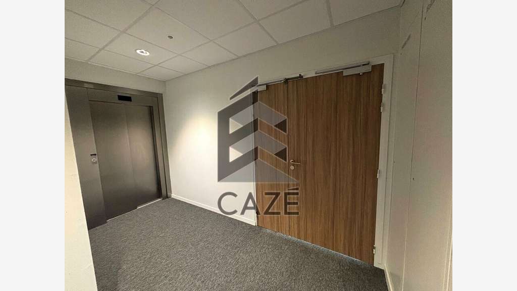 Superbes bureaux neufs 190m² à louer à Périgny